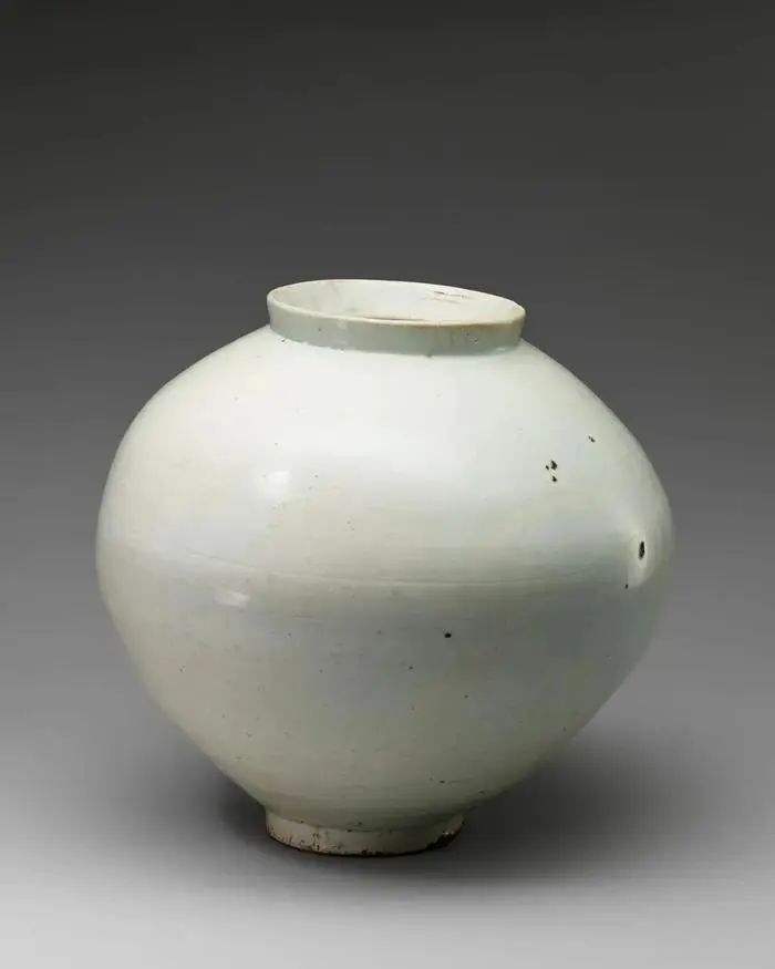 残品2600万！不完美的古朝鲜“白釉月亮罐”，什么来头？_全国文物艺术品 